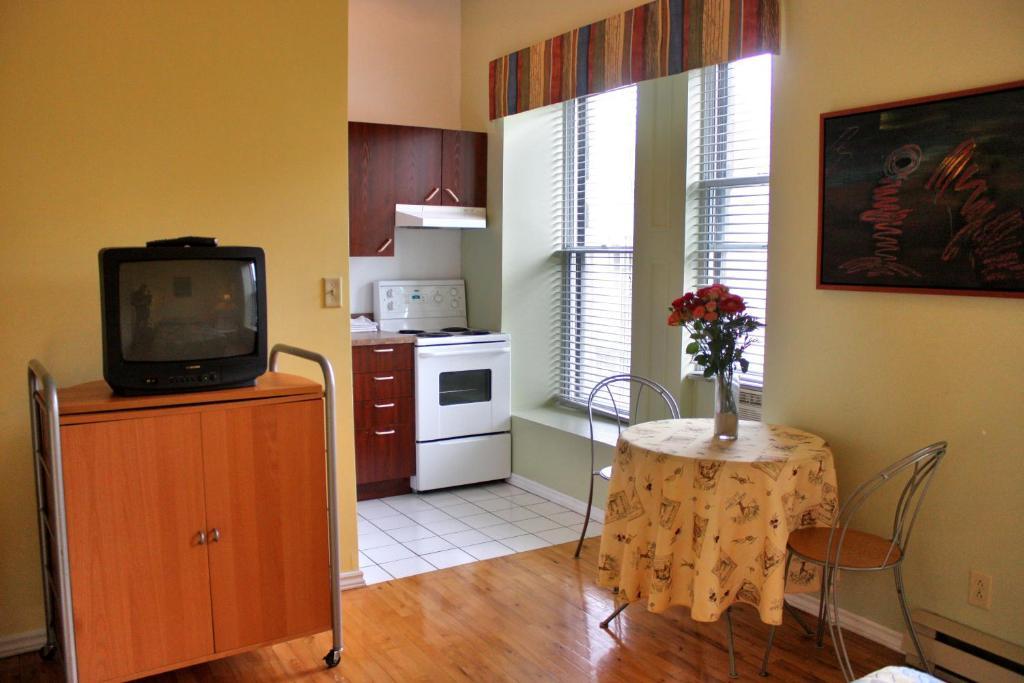 Abri Du Voyageur Hotel 2*