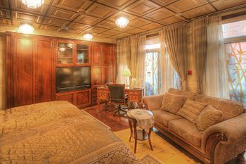 Hotel Chateau Saint-marc 4*