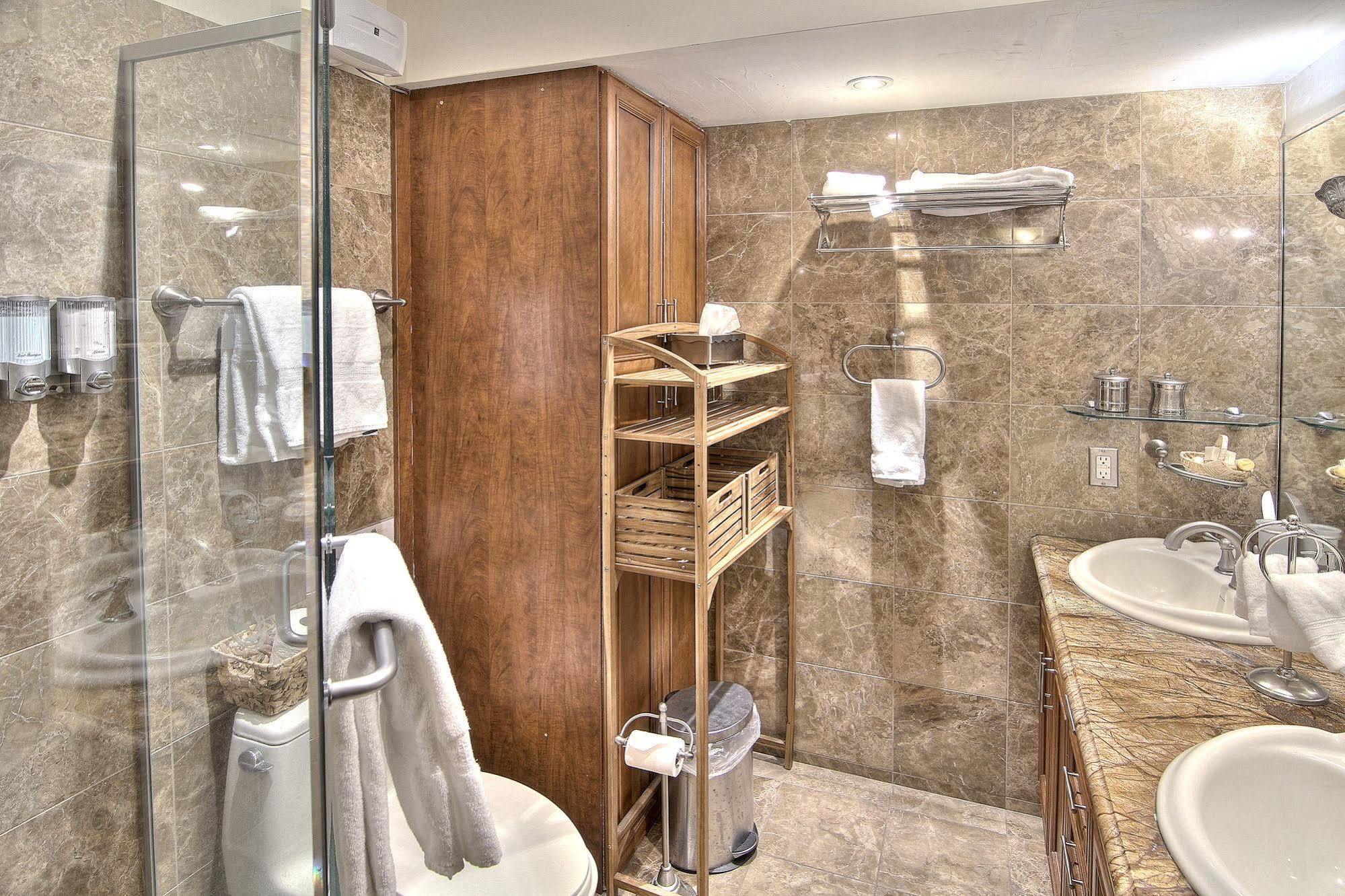 Chateau Saint-marc 4* Montreal