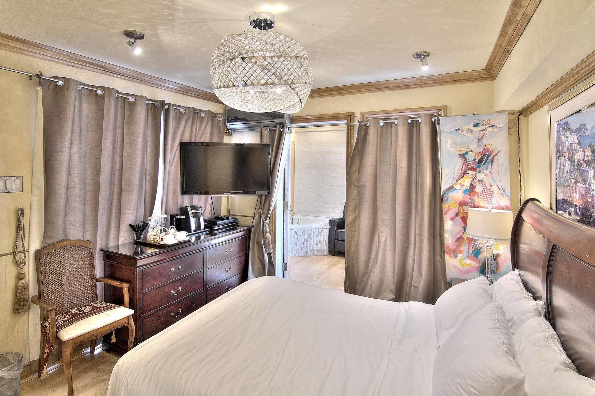 Chateau Saint-marc 4* Montreal