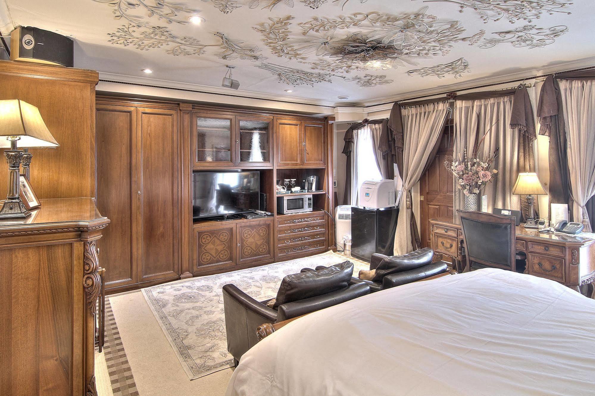 Chateau Saint-marc Hotel