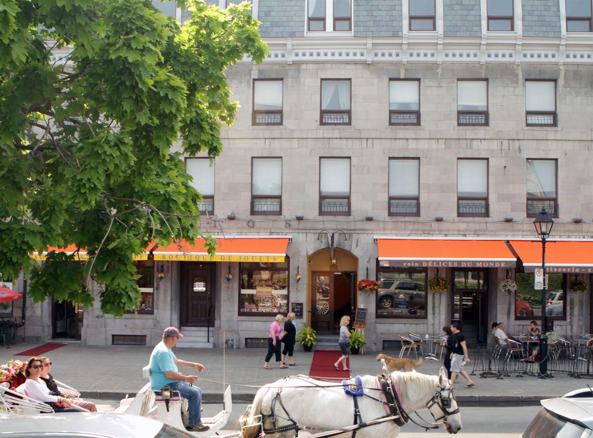 De La Place Royale