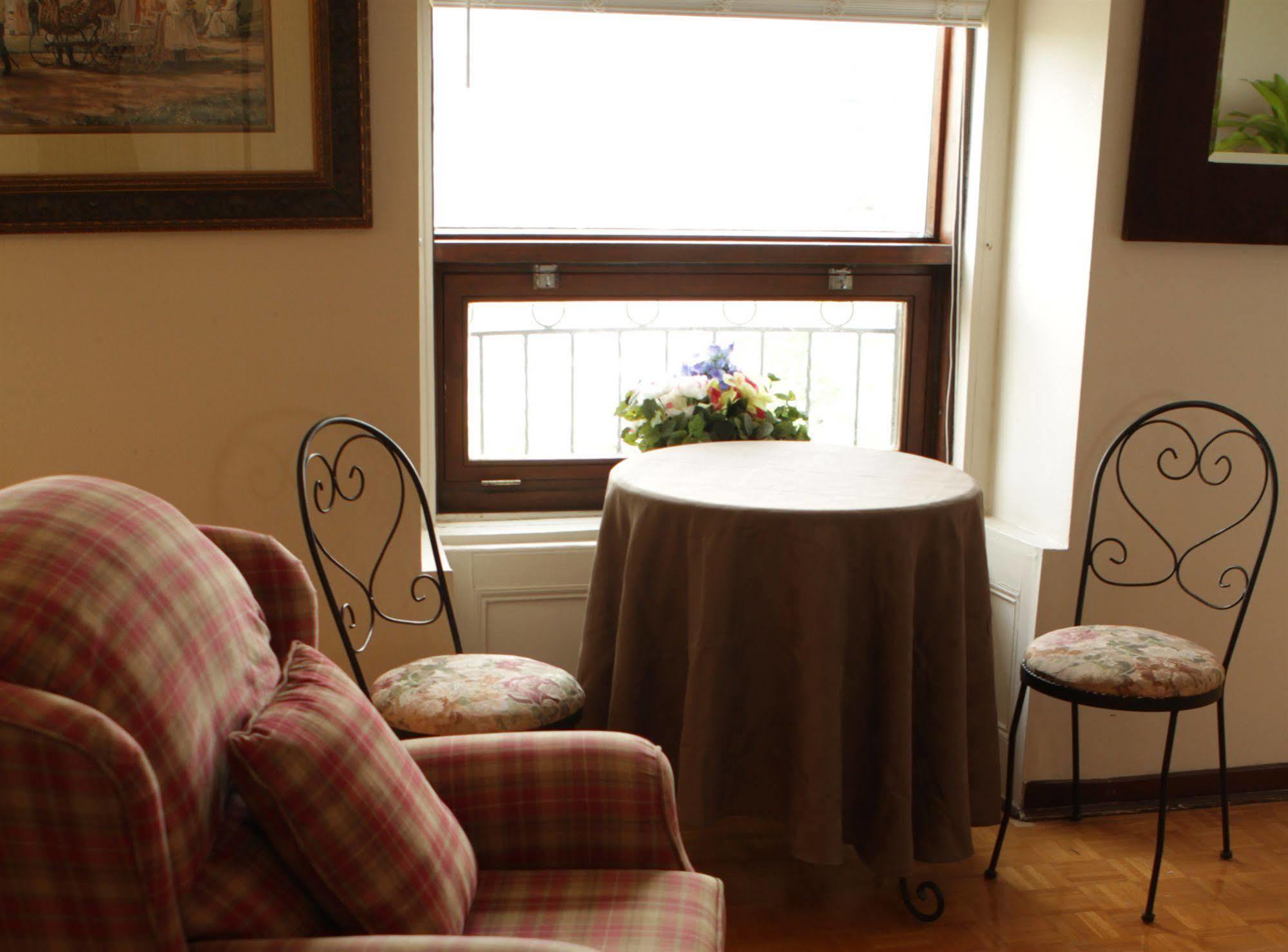 Inn De La Place Royale 3*