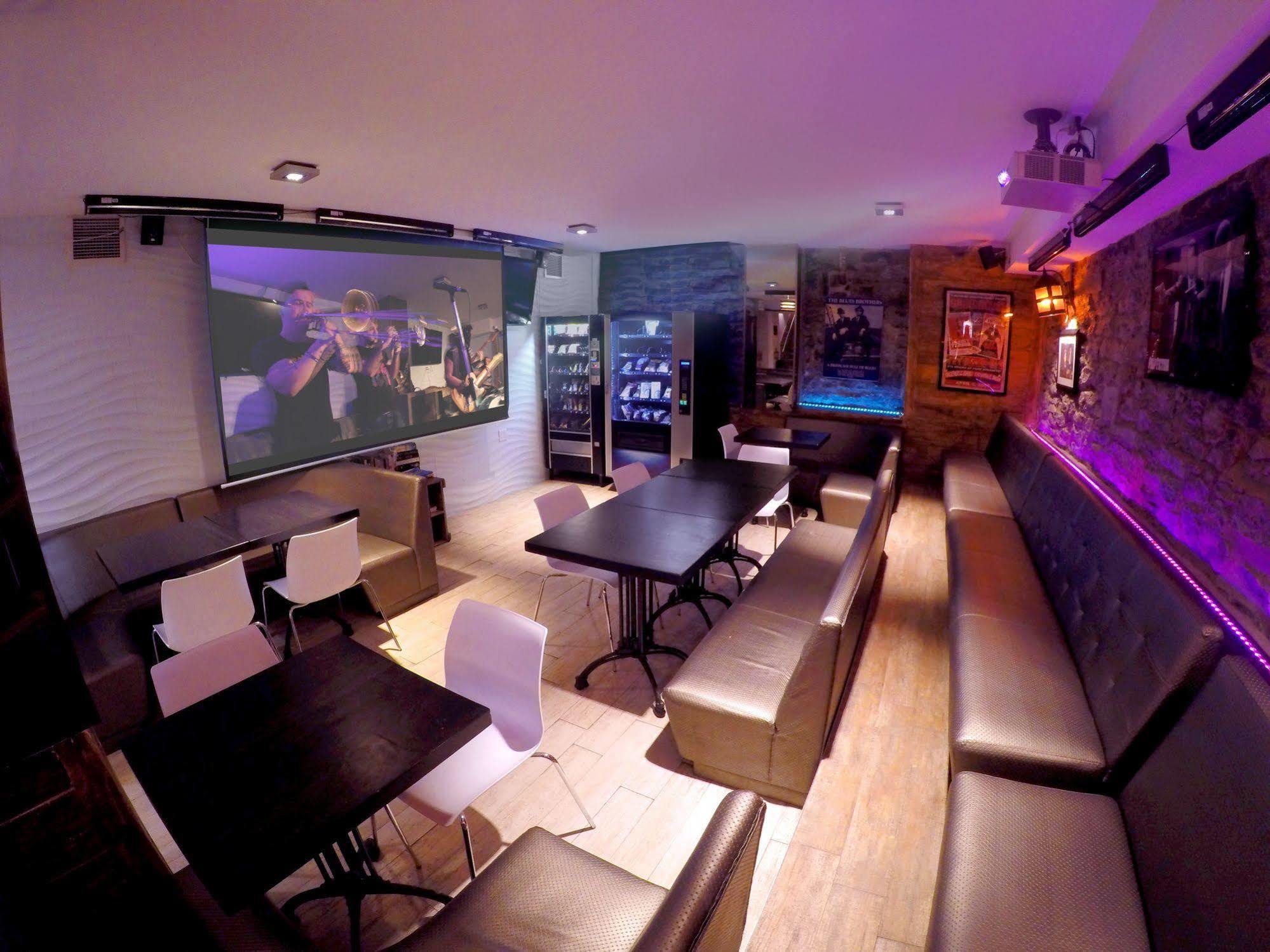 M Montreal
