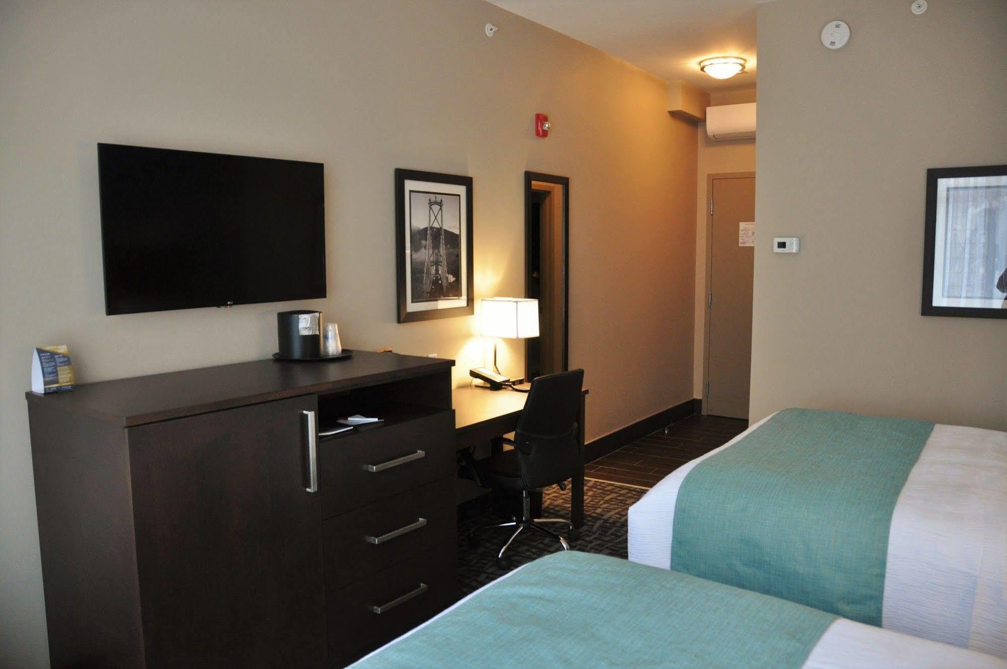 Best Western Plus Hotel Montreal 4* Montreal