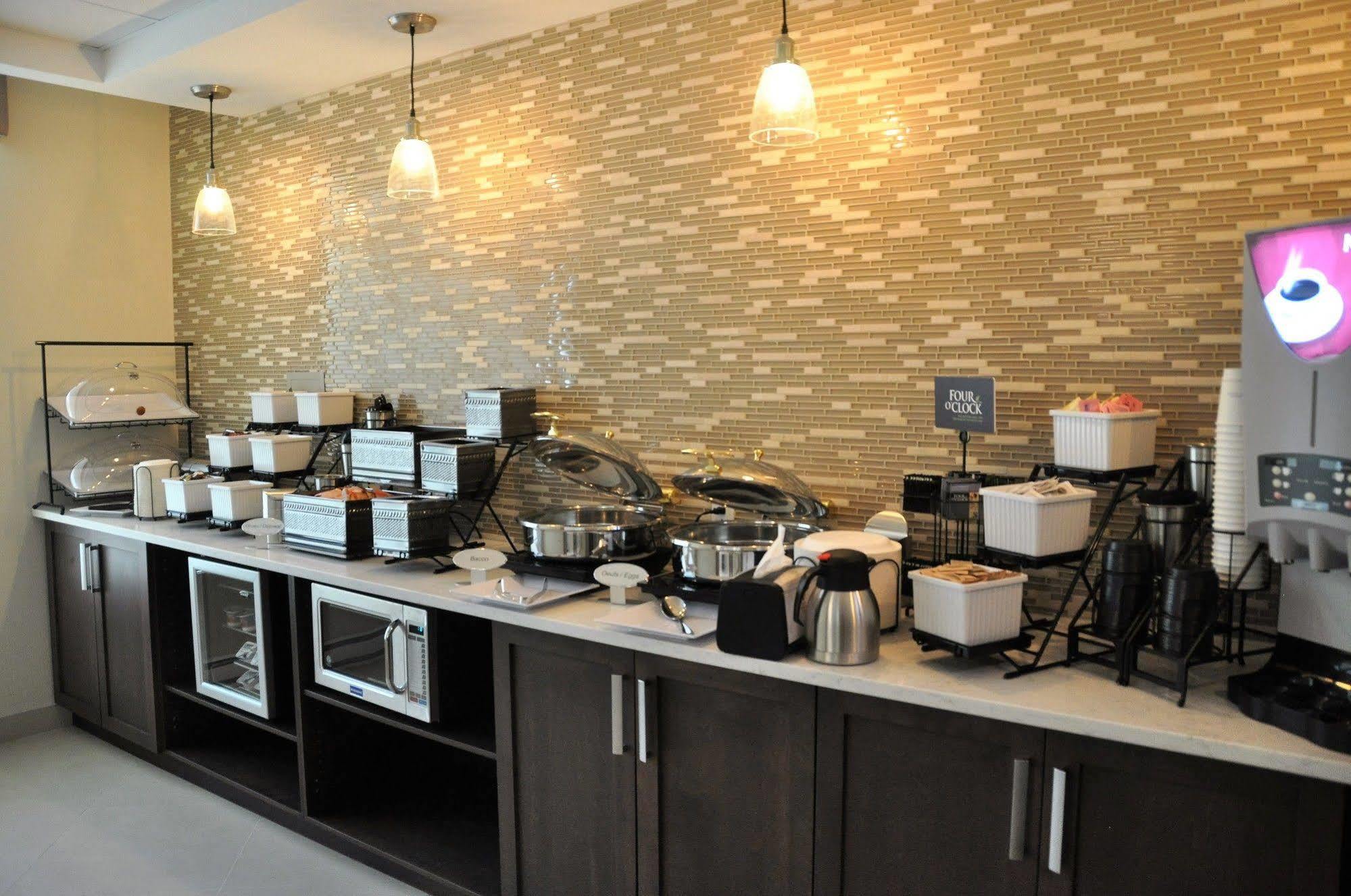 Best Western Plus Hotel Montreal