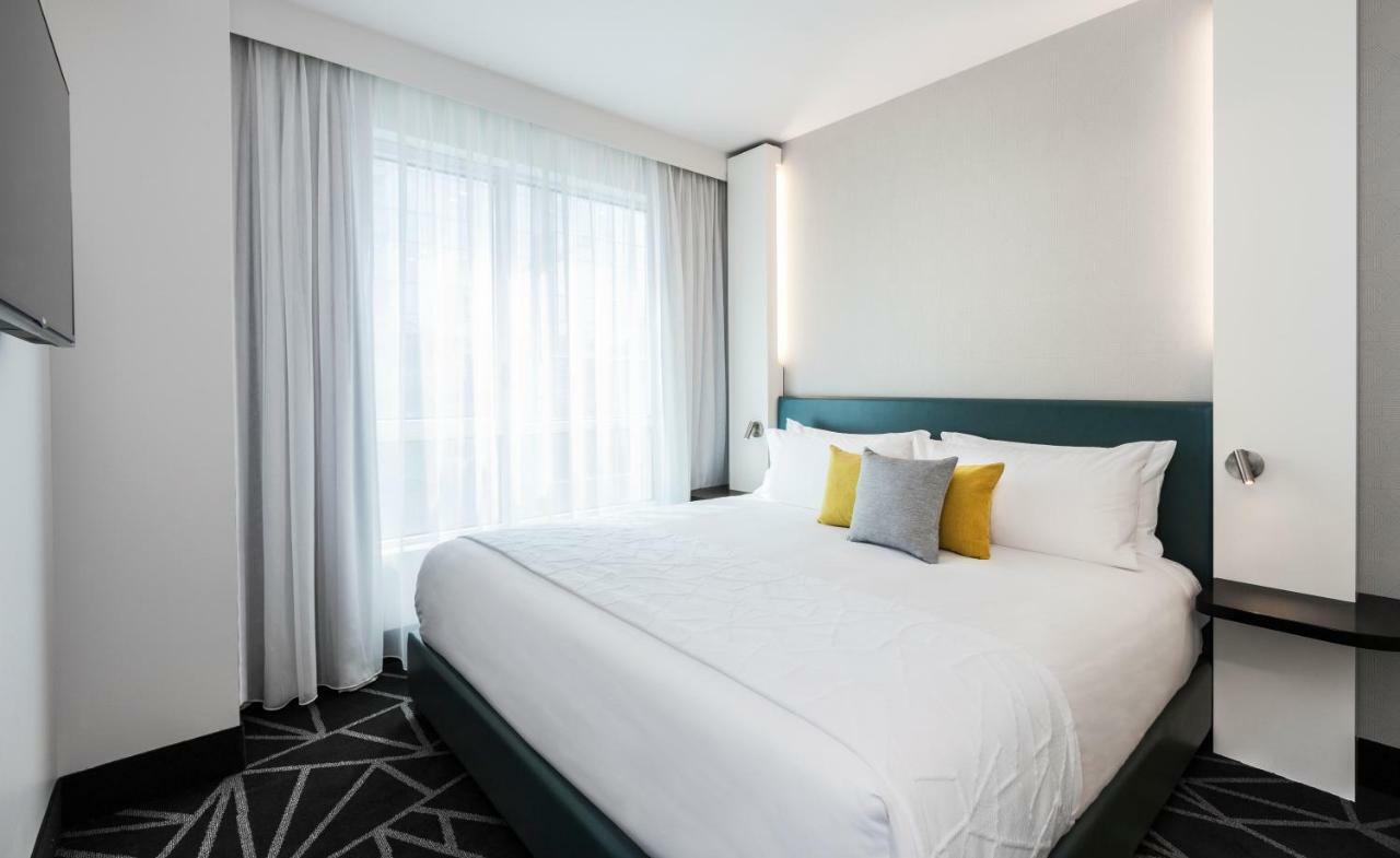 Warwick Le Crystal - Hotel
