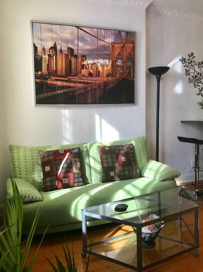 Square Saint Louis Studio With Balcony * Montreal