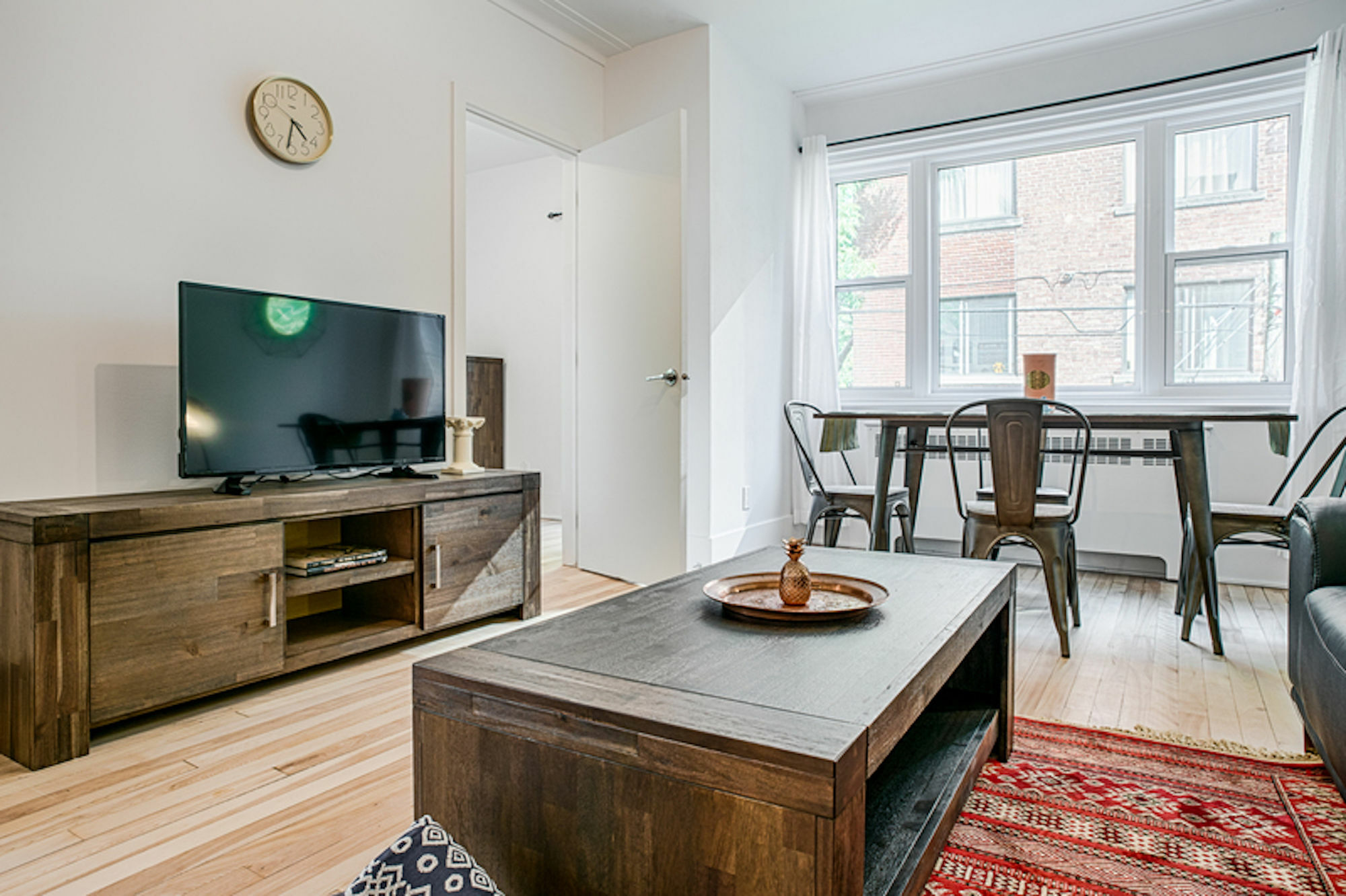 Serene 3br In Cote Des Neiges By Sonder *