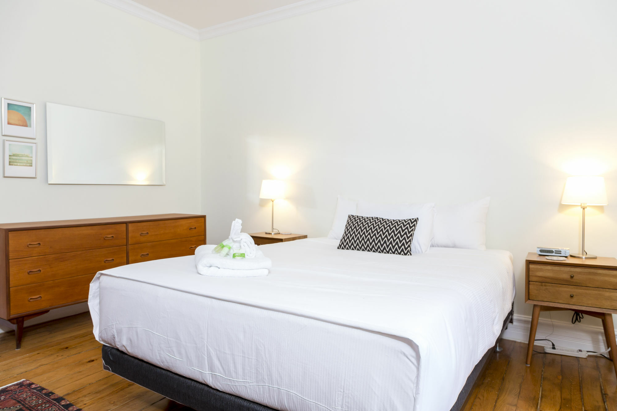 Sunny 2br In St Henri By Sonder