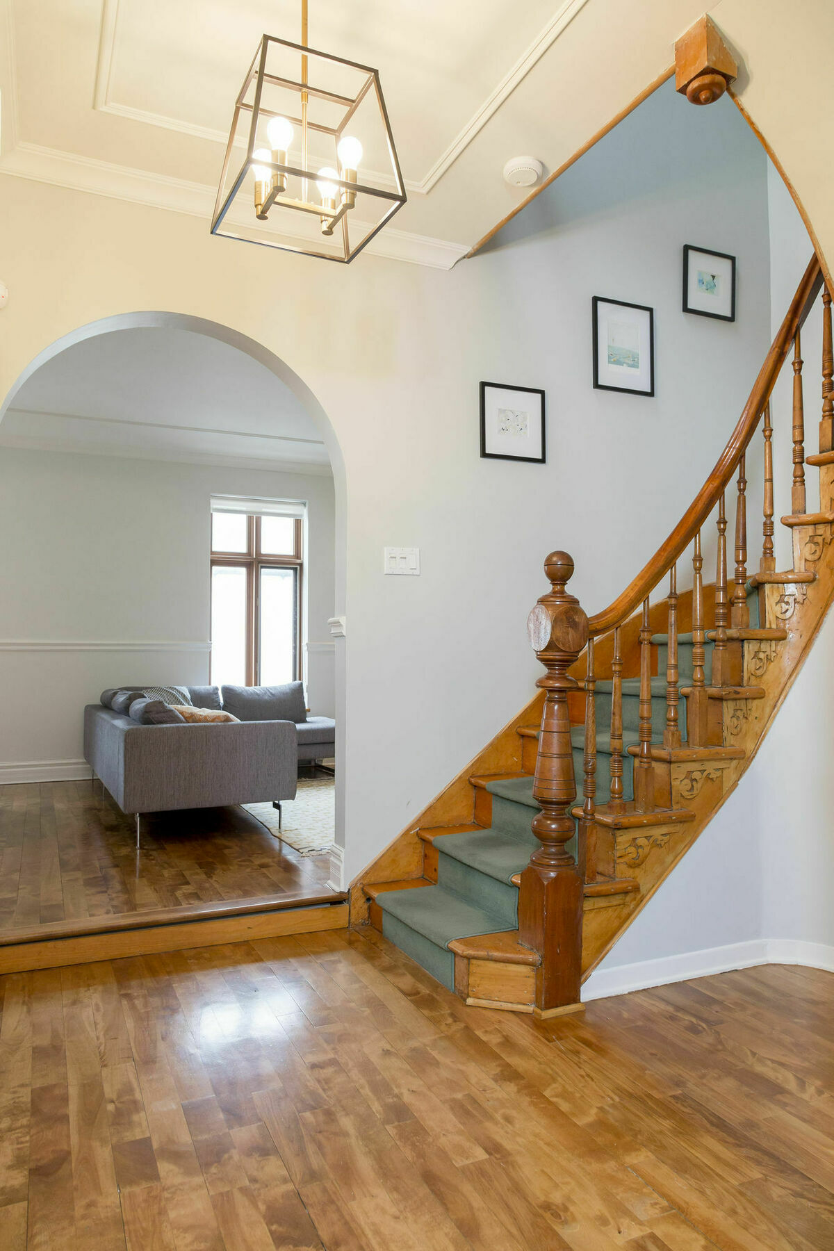 Sunny 2br In St Henri By Sonder