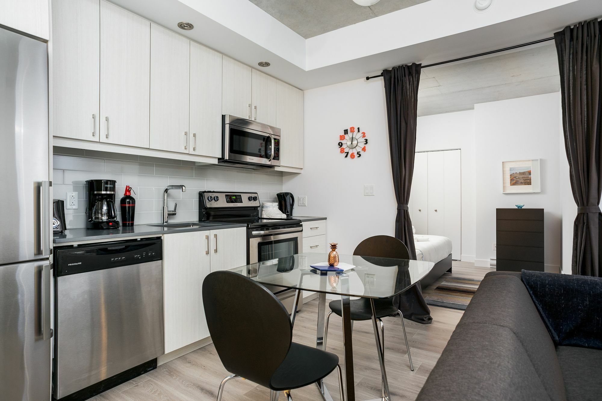 Apartment Posh In Old By Sonder
