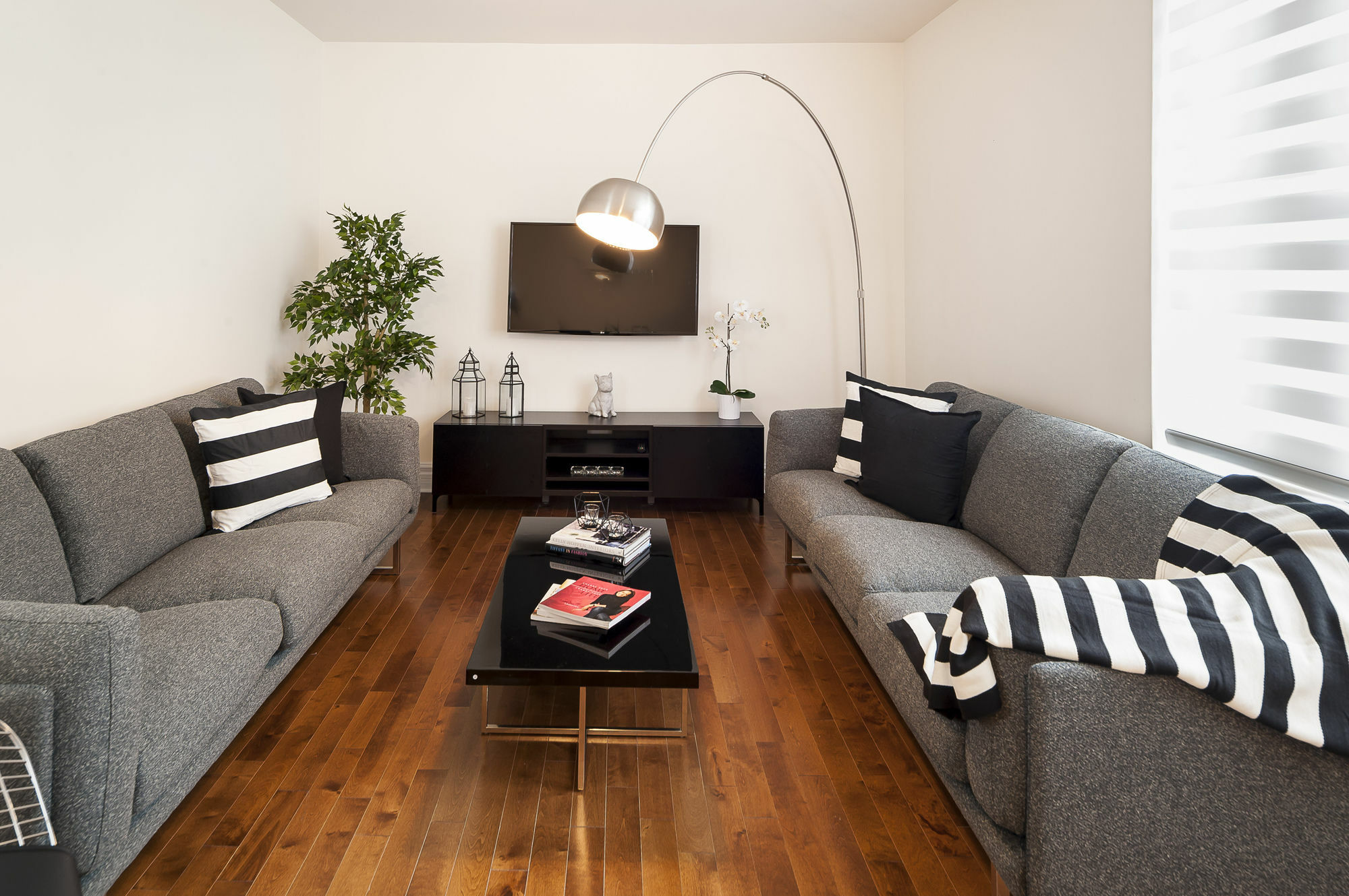 Stanley Court Apartments By Simplissimmo Apartment Montreal