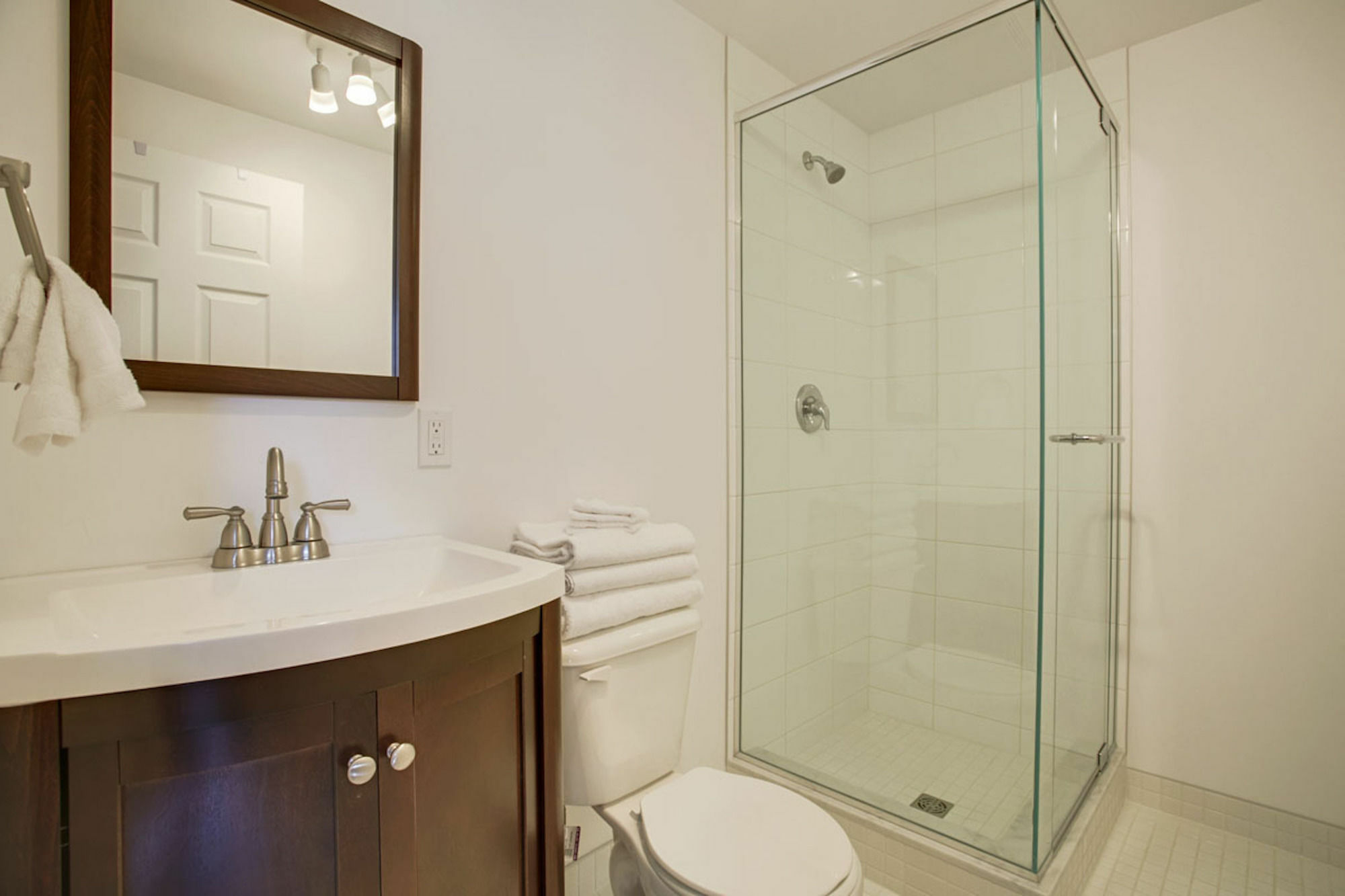 Bold 1br In The Village By Sonder