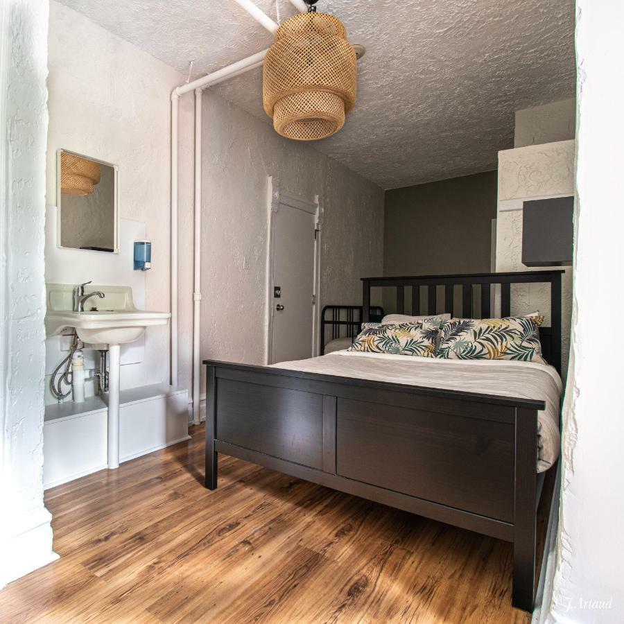 Auberge Du Plateau * Montreal