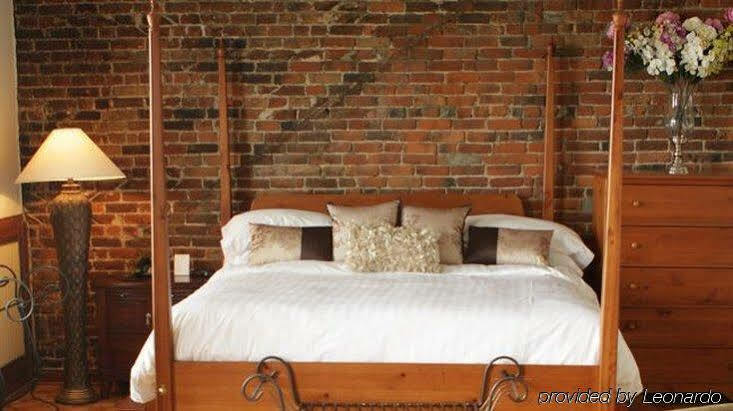 De La Place Royale Inn 3*