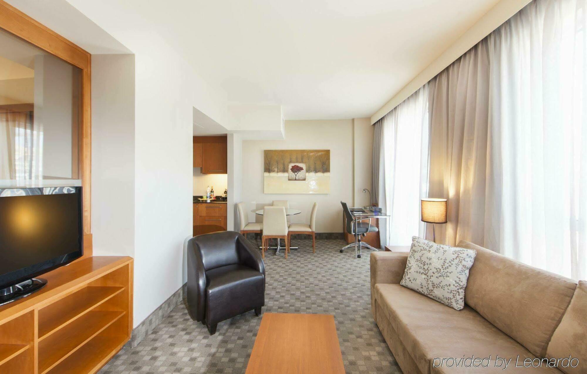 Hotel Warwick Le Crystal - 5*