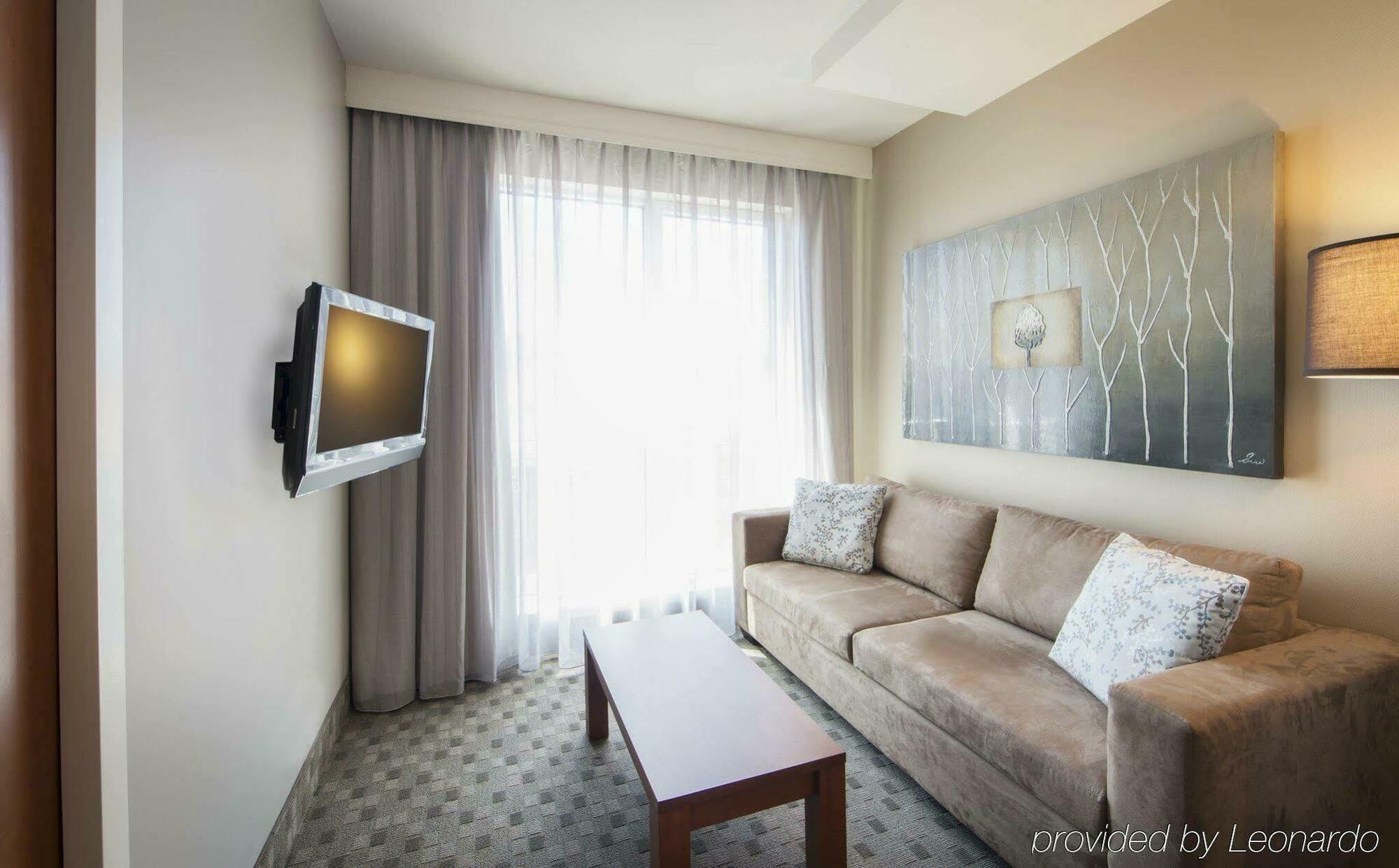 Hotel Warwick Le Crystal - 5*
