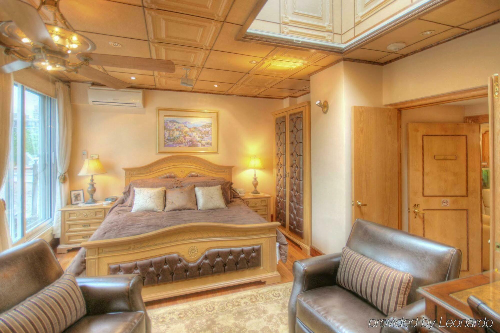 Chateau Saint-marc 4* Montreal