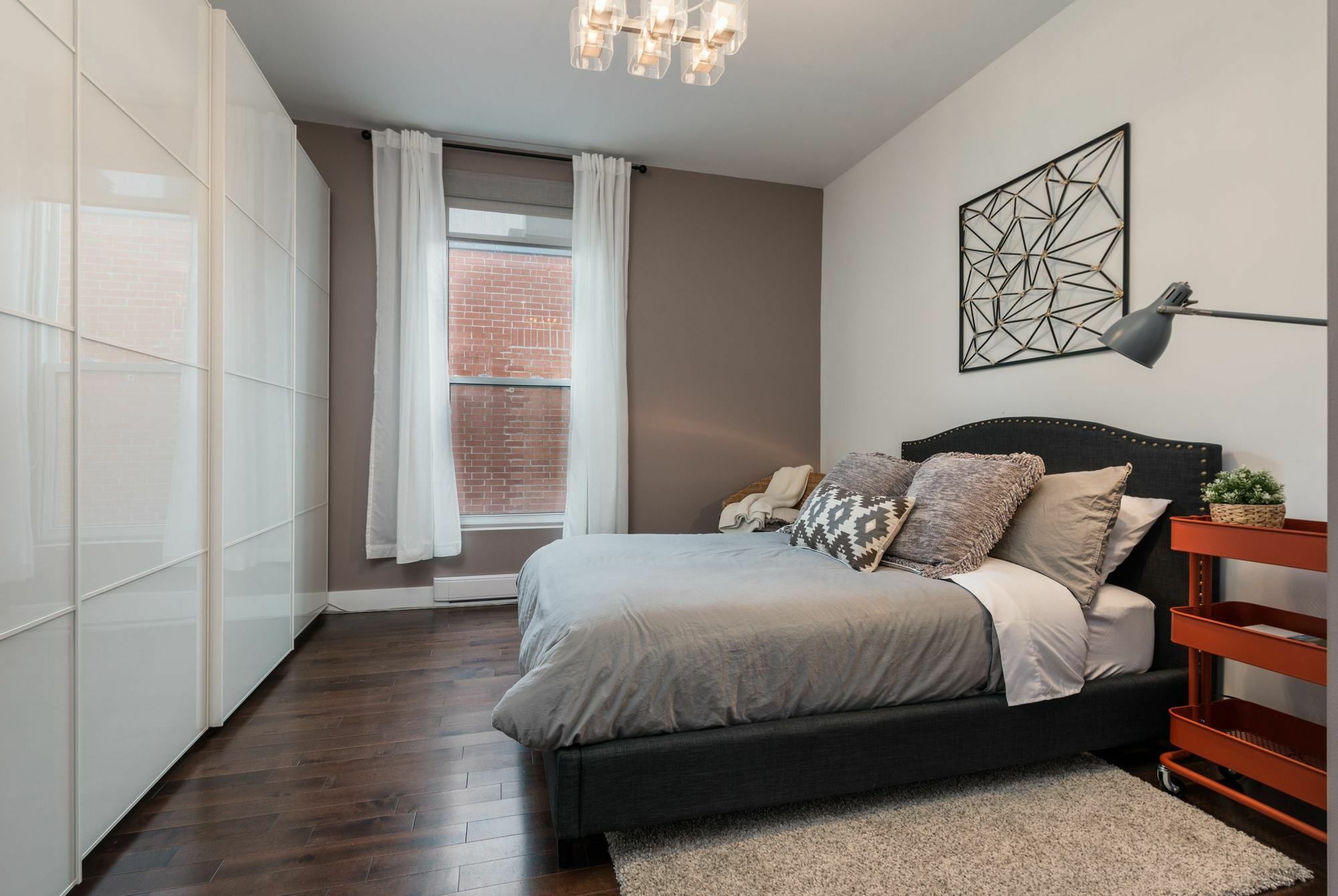 Brilliant 3br In Plateau Apartment Montreal