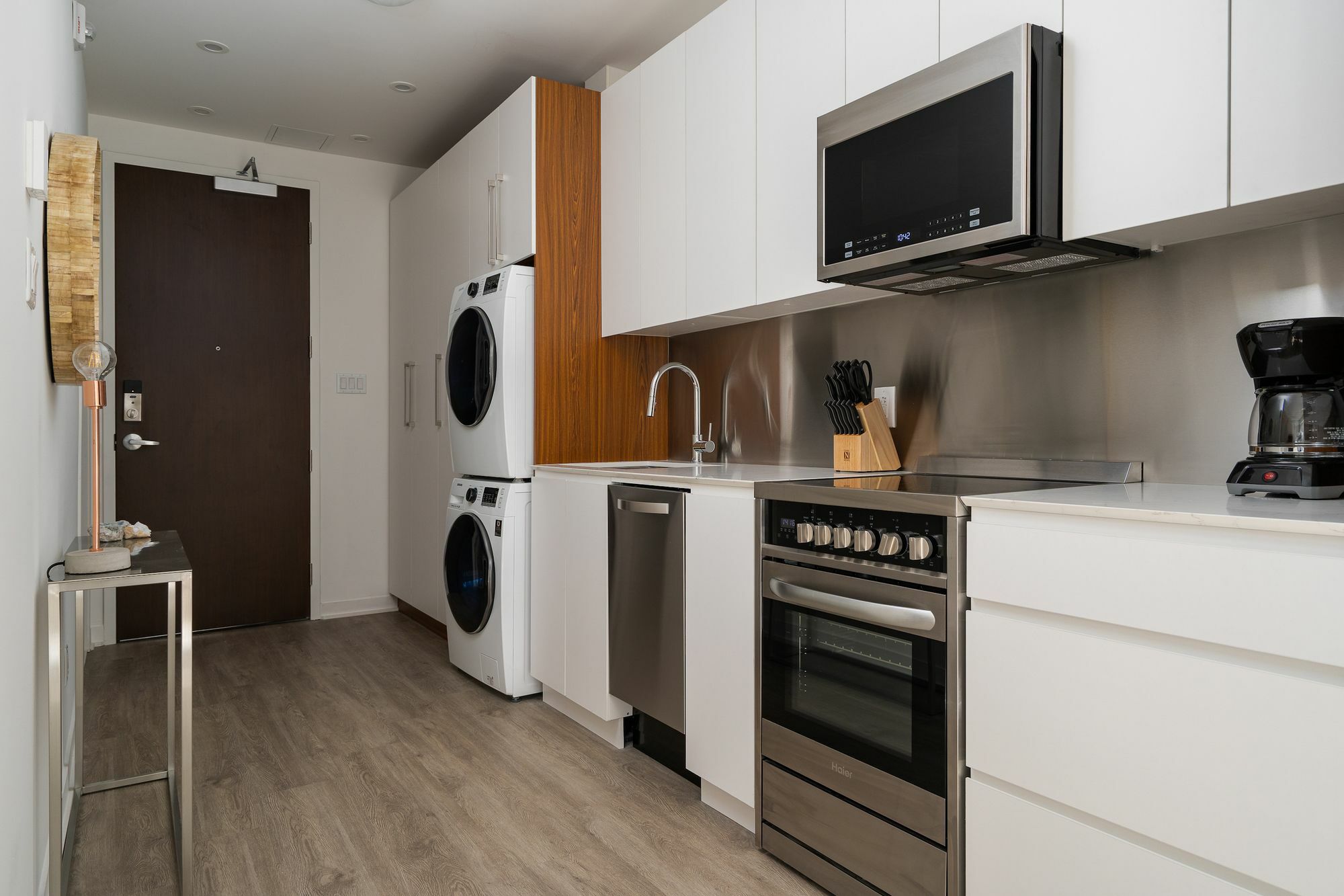Lovely In Quartier Des Spectacles By Sonder Montreal