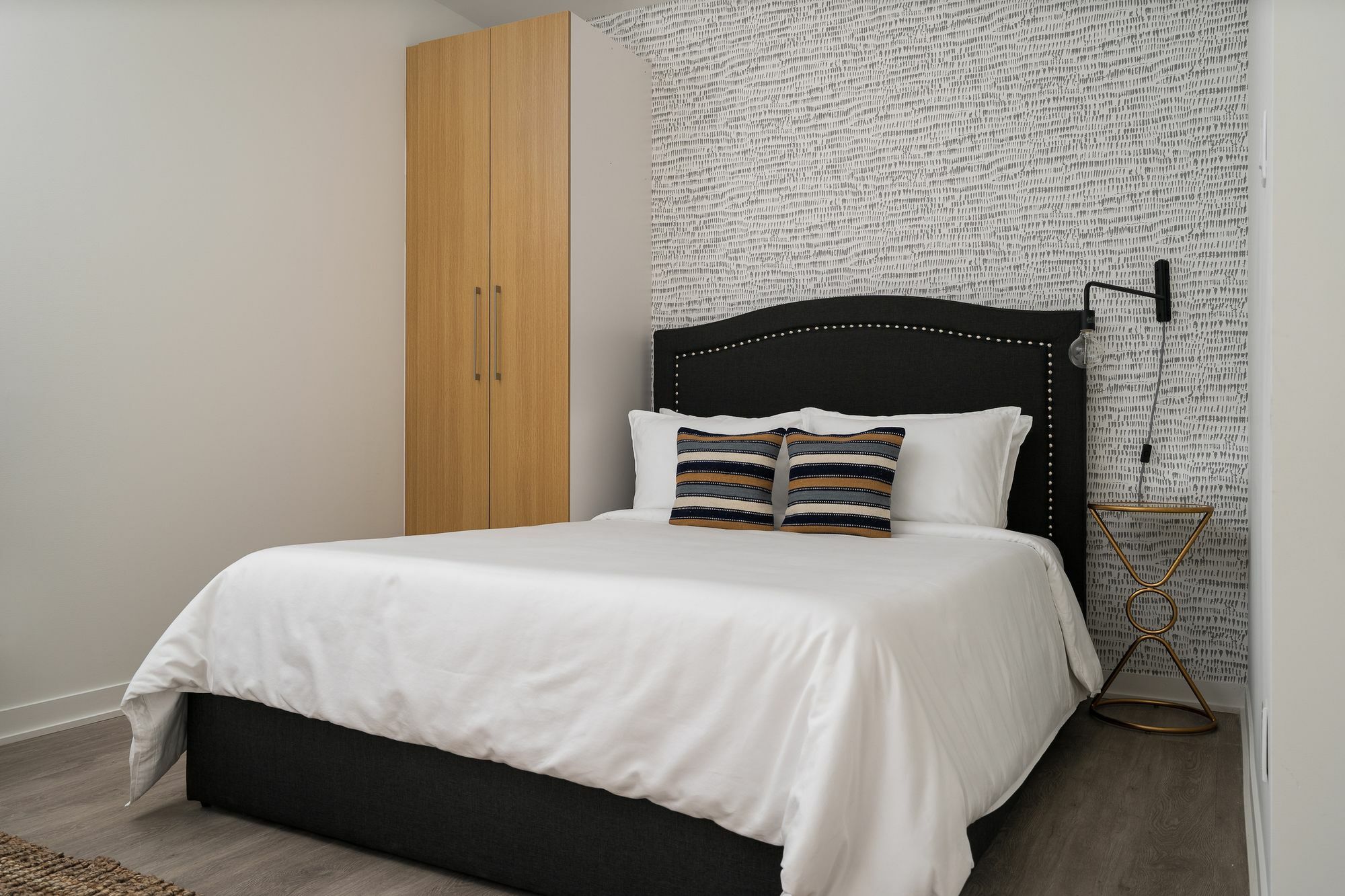 Apartment Lovely In Quartier Des Spectacles By Sonder