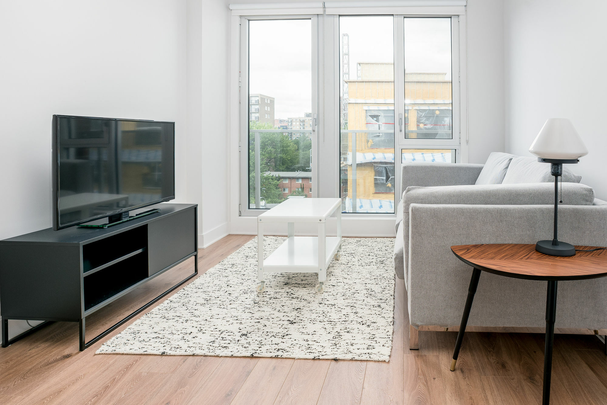 Chic 1br In Festival Quarter By Sonder Montreal
