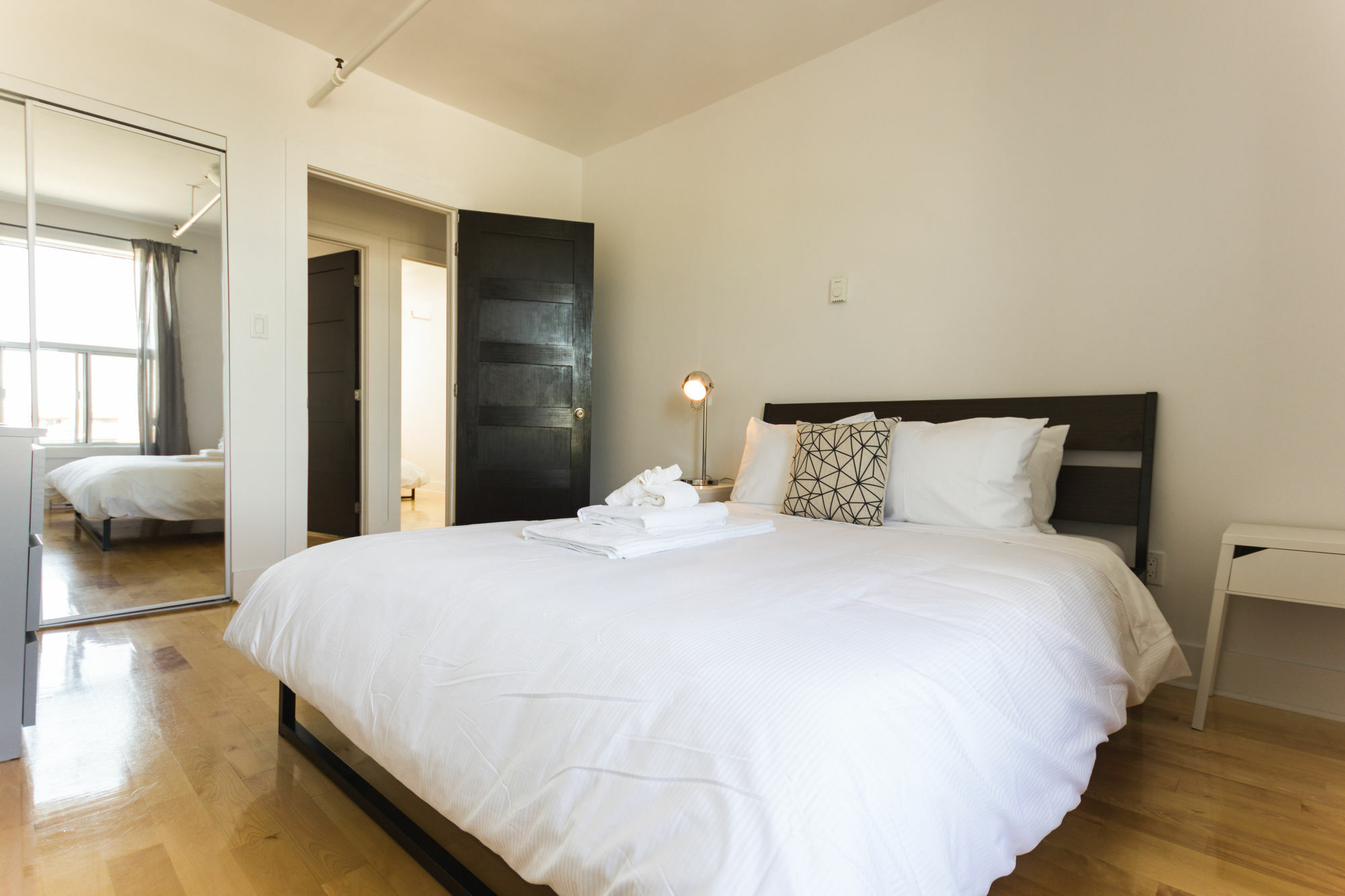 Artsy 5br In Plateau By Sonder Montreal