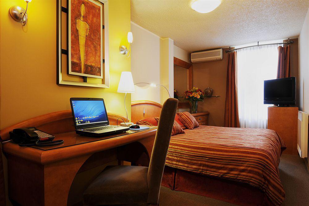 Hotel Le Pomerol Montreal