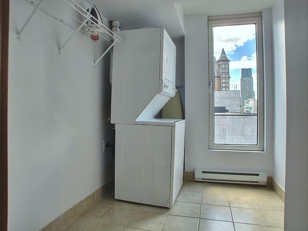 888 St Francois Xavier 1201 Apartment
