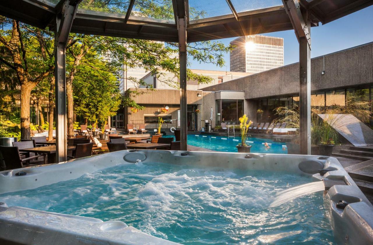 Bonaventure Hotel