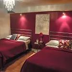 What are the best hotels near Notre-Dame Basilica?
