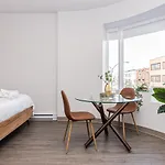 Huge New Flat Well Located Closed On St-Denis Street By Den Stays