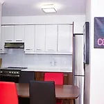 Shiny Spacious Condo With Perfect View In Crescent