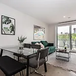 Elegant & Perfectly Located By Atwater Market By Den Stays