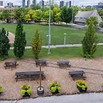 Elegant & Perfectly Located By Atwater Market By Den Stays