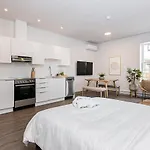 Brand New And Perfectly Located Flat In Le Plateau By Den Stays