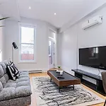 New Classy 2 Bedroom Apartment In Le Plateau By Denstays