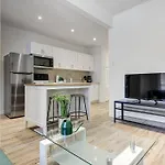 Sunny Getaway In Heart Of Montreal