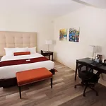 Best Western Plus Montreal Downtown- Hotel Europa