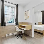 Le Sand & Stone Hotel