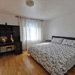 Comfort Townhouse Close To Airport