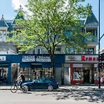 Le Metro Mont-Royal By Homeinmontreal