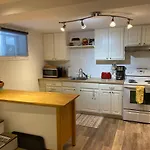 Lovely, Fully Equipped Bachelor, Close To All Needs!
