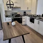 Free Parking, Beautiful 4 1/2- 2 Bedroom Apartment