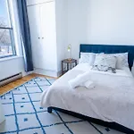 Stunning 2 Bedroom Apt 3Mins Walk From Cdn Metro