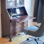 Stunning 2 Bedroom Apt 3Mins Walk From Cdn Metro