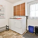 Free Parking - 2 Bedrooms - Full Apartment - In Beautiful Lachine - Near Water - 15 Minute Drive To Downtown