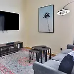 Free Parking - Perfect Location - Must Stay