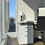 Beautiful One Bedroom Downtown Condo With Pool And Free Parking